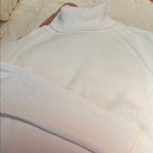 Have Benard White Ribbed Turtleneck Sweater
